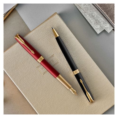 Parker Ballpoint Pen Sonnet Red Lacquer Barrel Gold Trim Black Ink